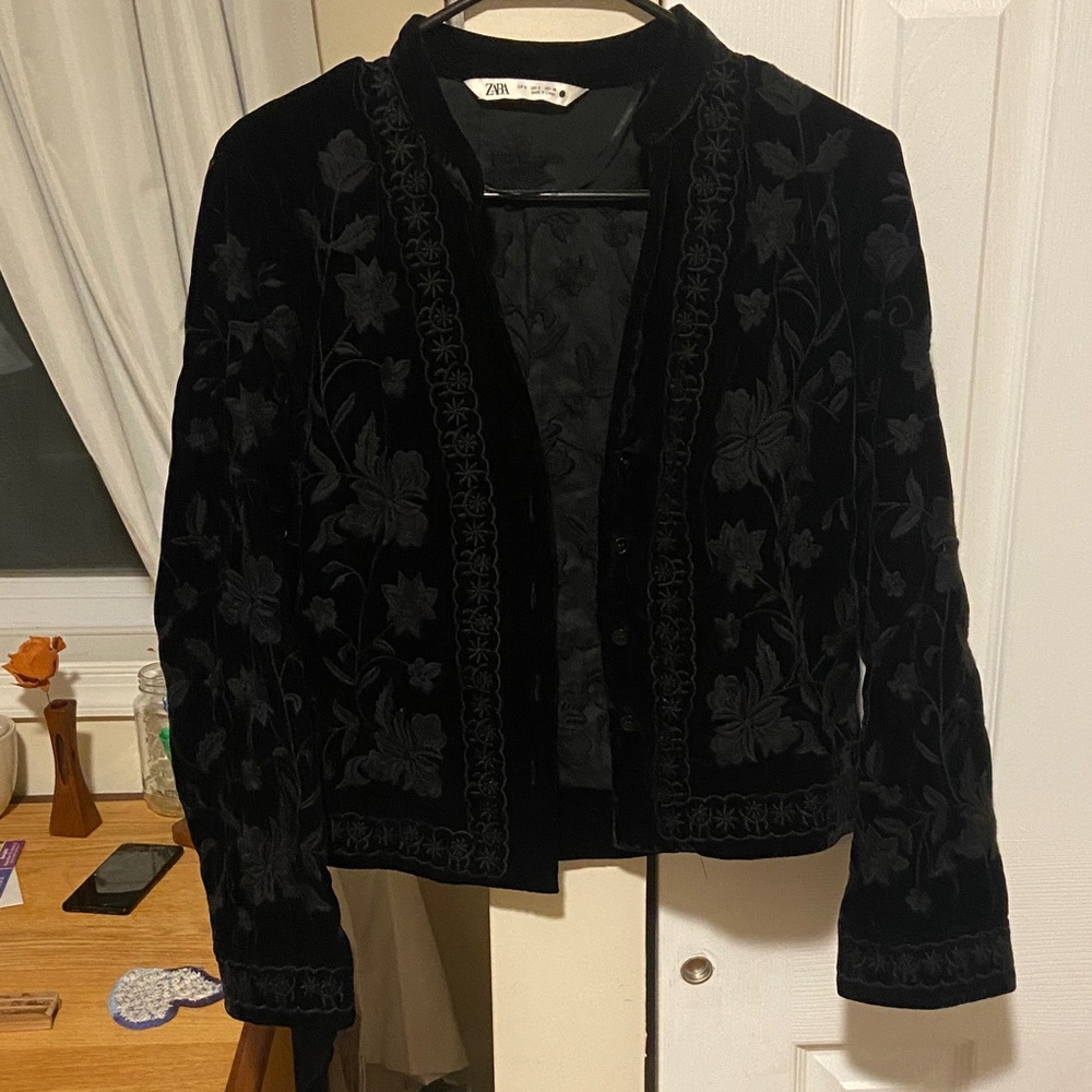 Zara Black Floral Velvet Blazer